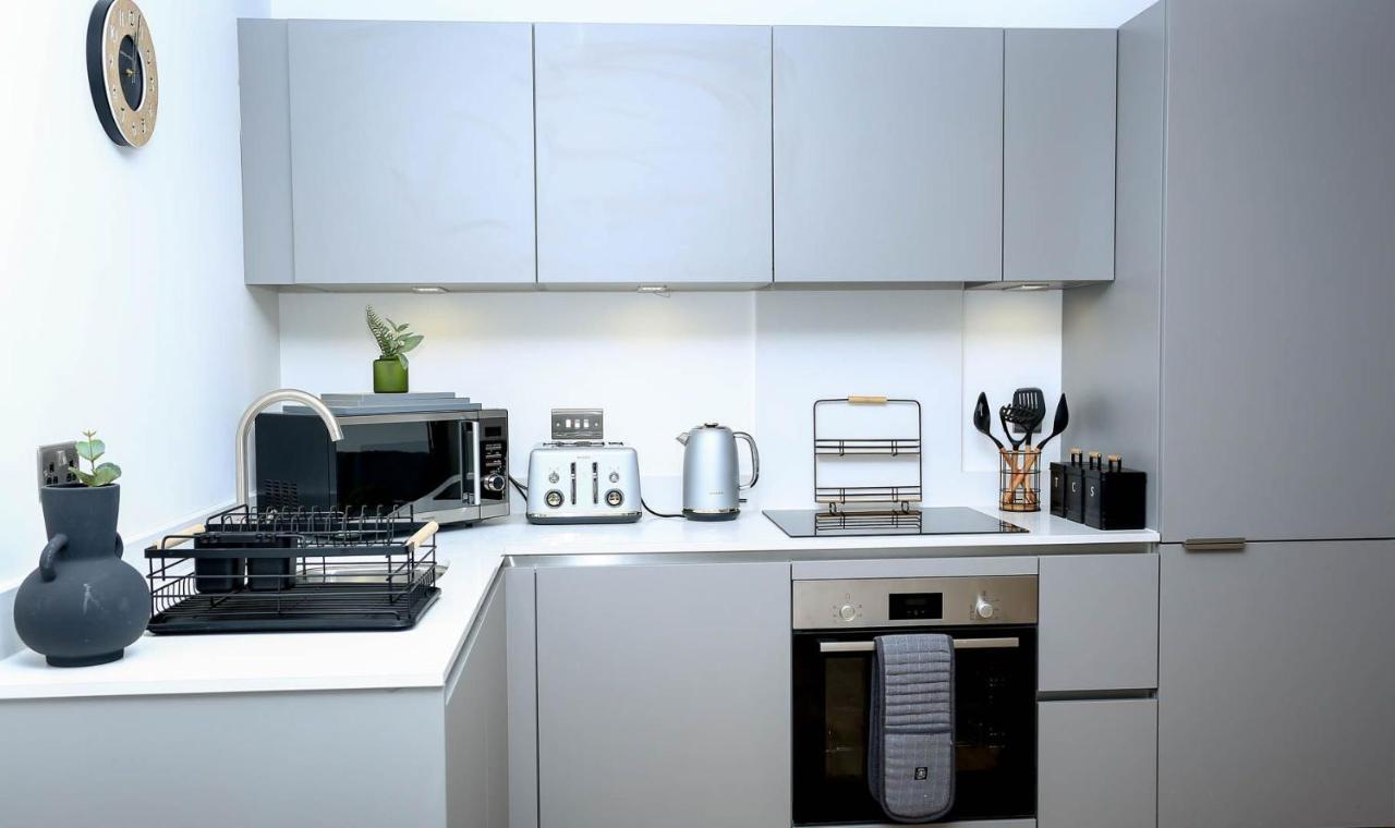 Snuggle Inn - Riverside Apartments - Views Over Looking London River Thames, Close To O2 Arena, London Excel, London City Airport, Thames Clipper- River Boat Service, Woolwich Ferry, Onsite Parking, Twin Room Option Available 外观 照片