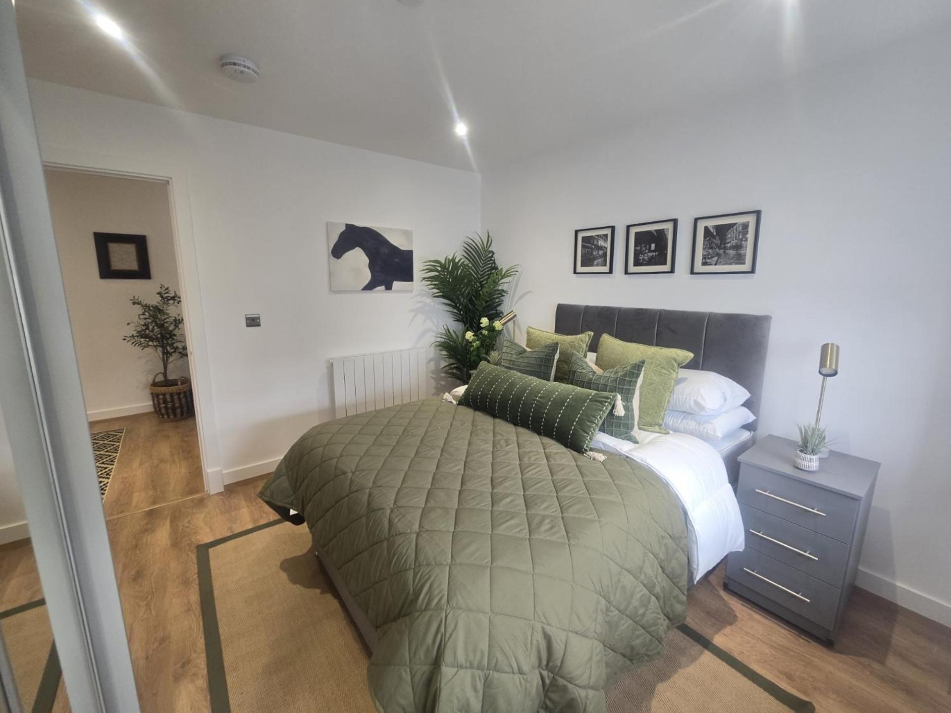 Snuggle Inn - Riverside Apartments - Views Over Looking London River Thames, Close To O2 Arena, London Excel, London City Airport, Thames Clipper- River Boat Service, Woolwich Ferry, Onsite Parking, Twin Room Option Available 外观 照片